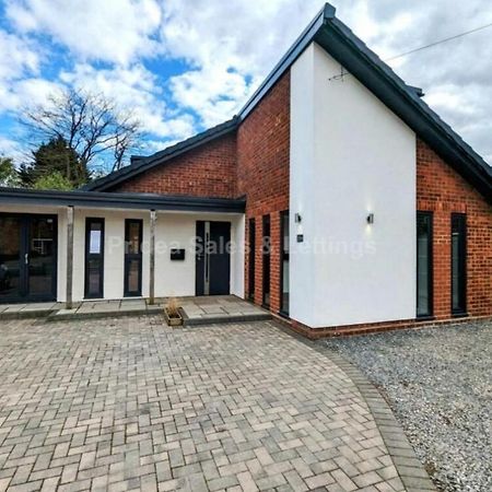 J'S B&B Branston Екстер'єр фото